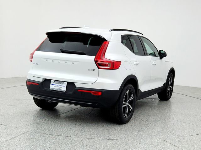 New 2026 Volvo XC40 B5 Core w/ Climate Package image 5