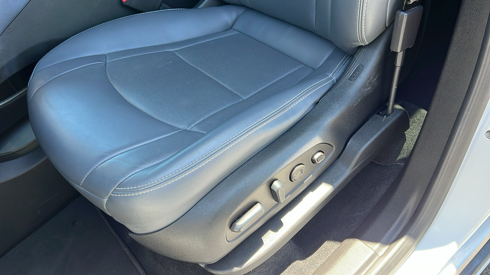 Certified 2024 Buick Enclave Premium AWD/4WD image 21