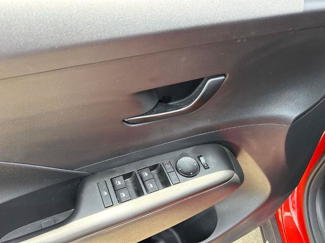 Used 2024 Hyundai Kona SEL FWD image 16