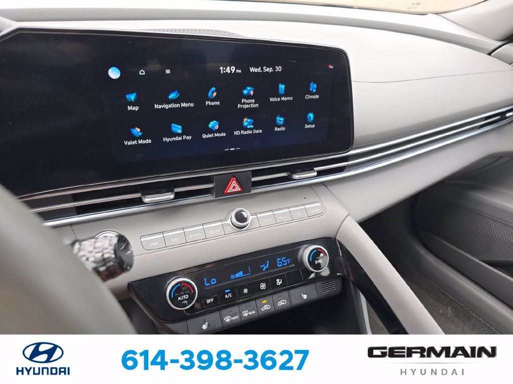 Used 2025 Hyundai Elantra SEL FWD image 25