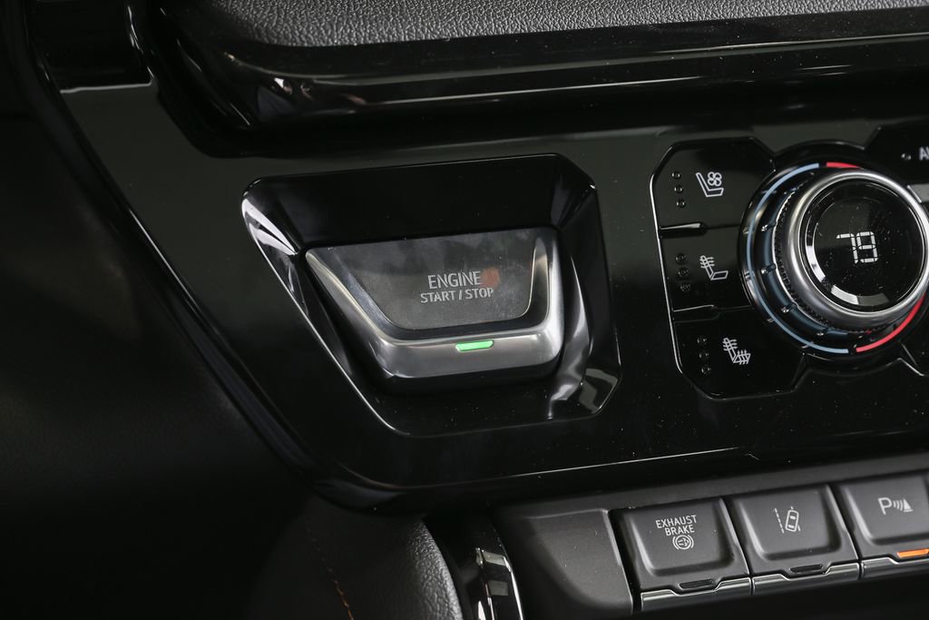 New 2026 GMC Sierra 3500 AT4 w/ AT4 Premium Plus Package AWD/4WD image 33