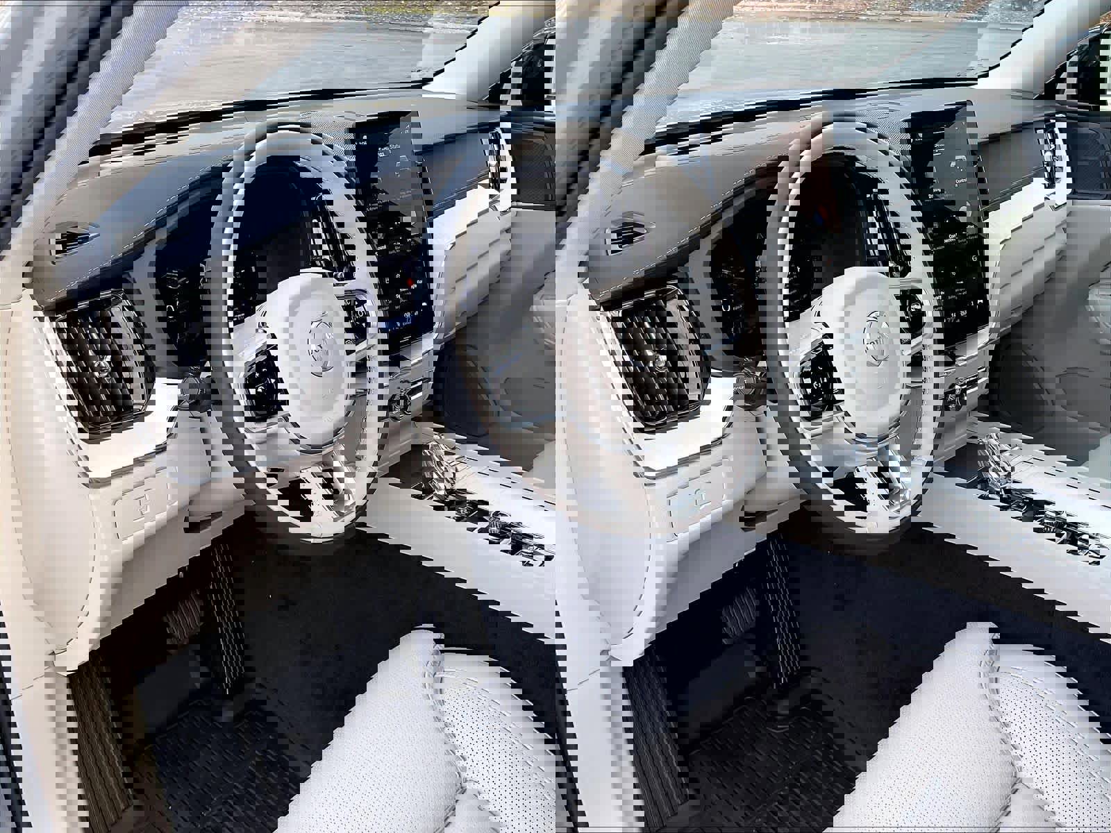 New 2026 Volvo XC60 B5 Ultra w/ Protection Package Premier image 8