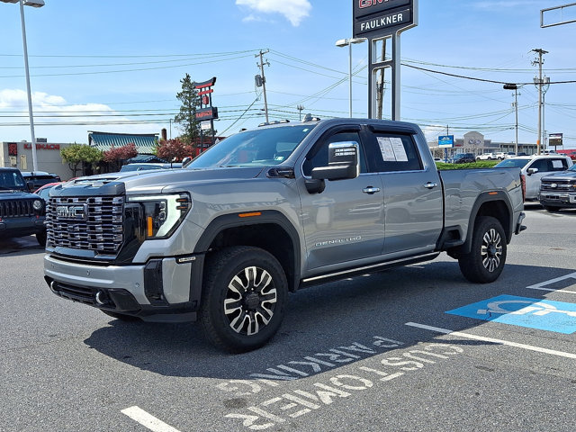 Used 2025 GMC Sierra 2500 Denali Ultimate AWD/4WD image 3
