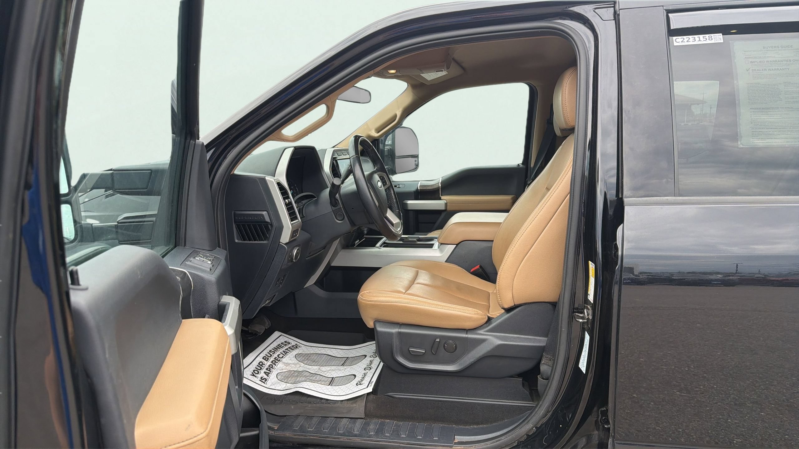 Used 2022 Ford F250 Lariat w/ Lariat Ultimate Package AWD/4WD image 13