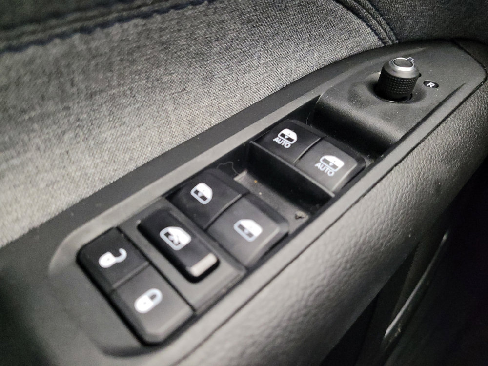 Used 2024 Jeep Compass Latitude w/ Altitude Special Edition image 27
