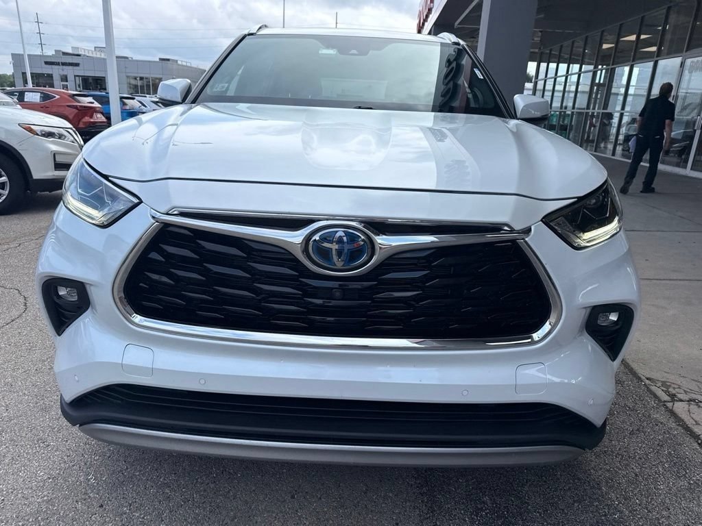 Used 2022 Toyota Highlander Platinum AWD/4WD image 13