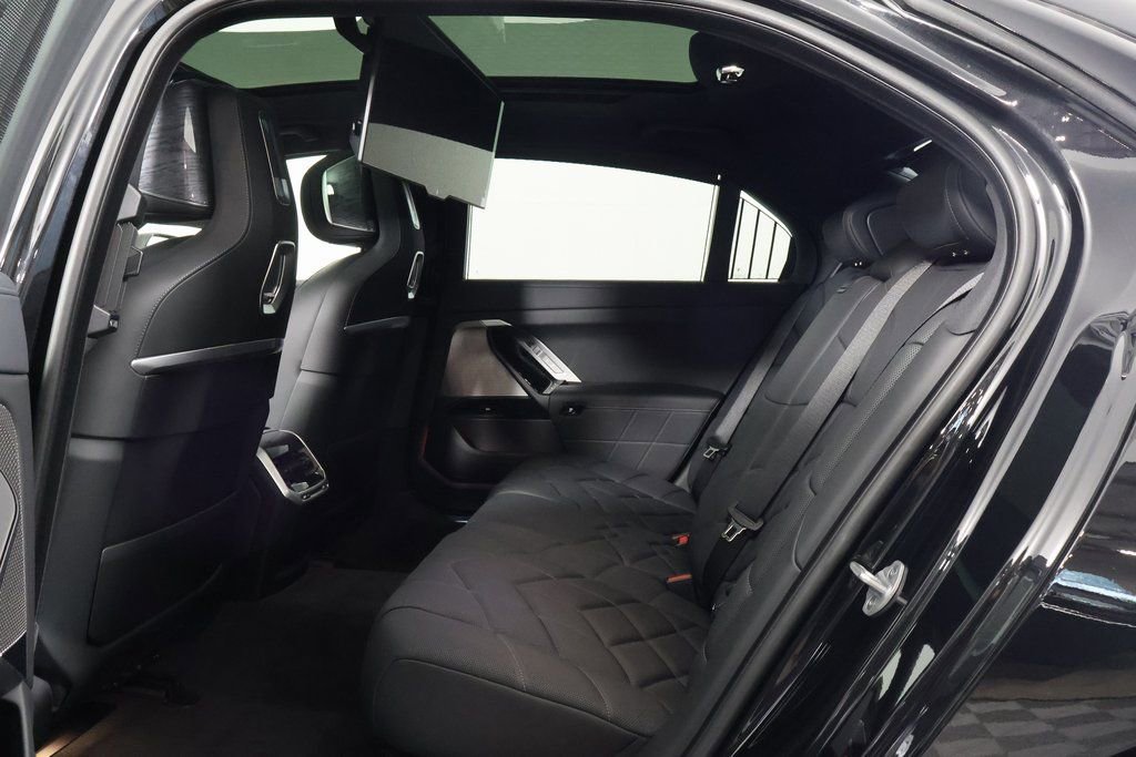 New 2026 BMW i7 eDrive50 w/ M Sport Package image 6