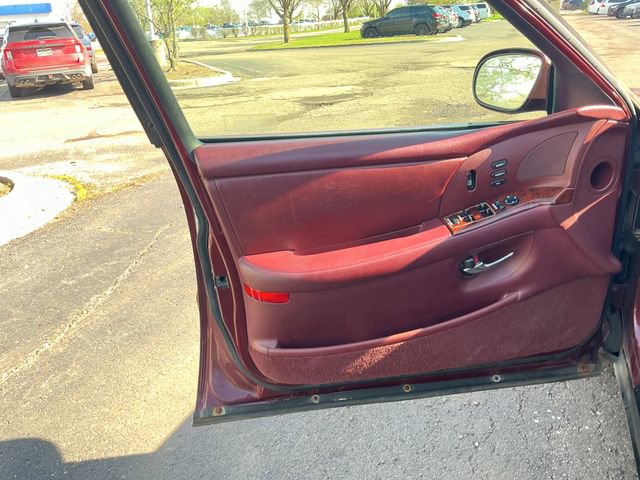 Used 1997 Buick Park Avenue w/ Seating Pkg FWD image 12