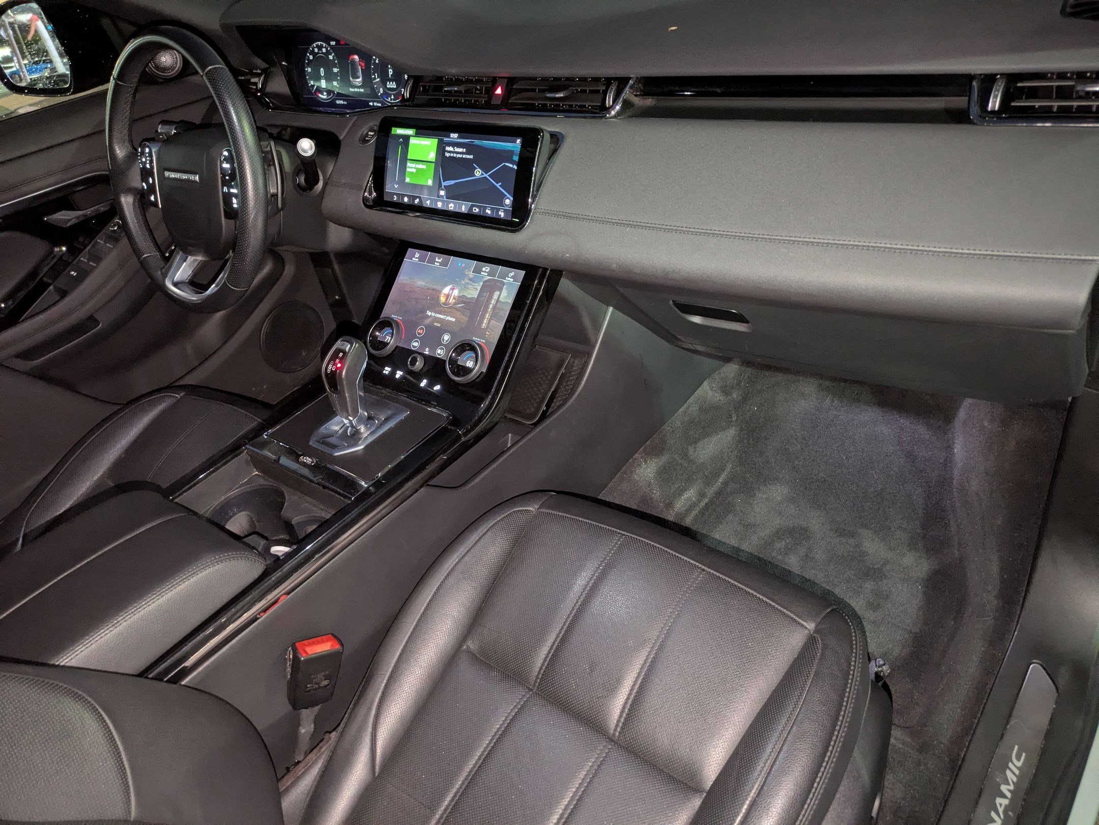 Used 2020 Land Rover Range Rover Evoque R-Dynamic SE image 27