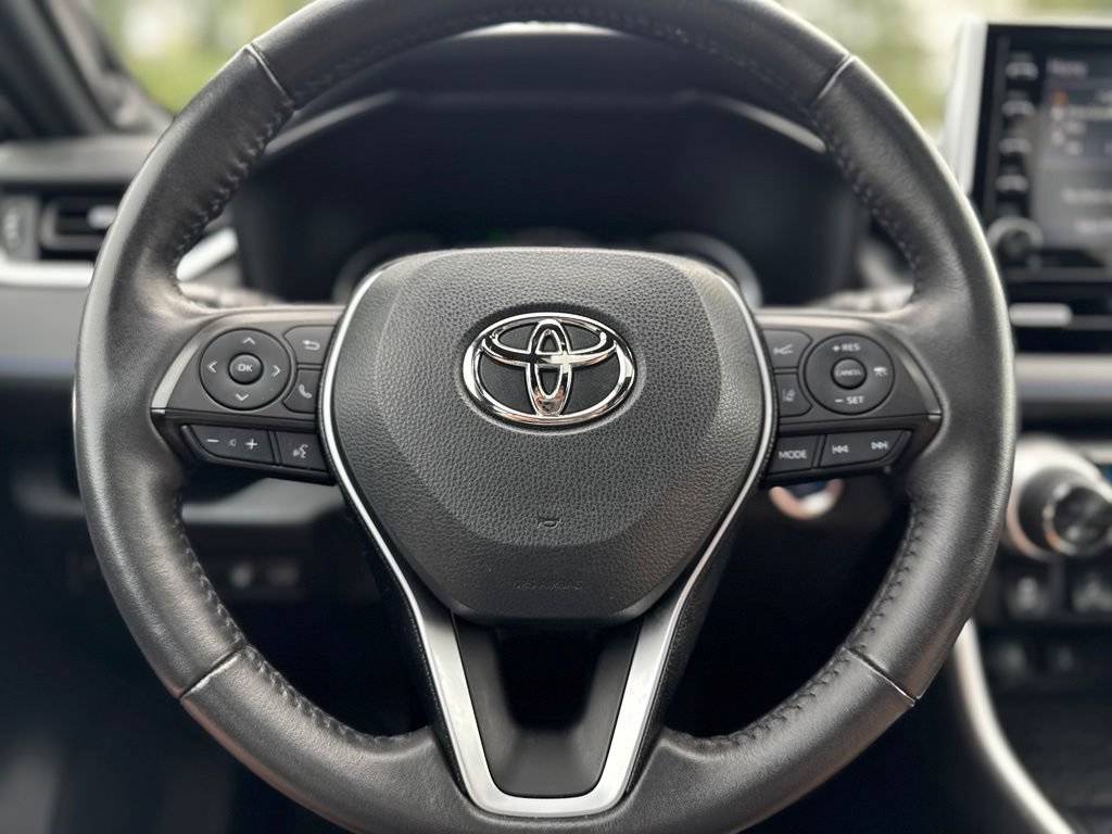 Used 2021 Toyota RAV4 XSE w/ XSE Grade Weather Package AWD/4WD image 17