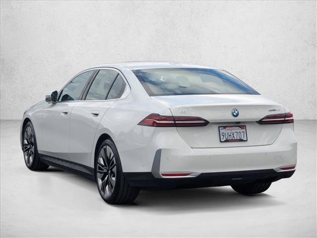 Used 2025 BMW i5 eDrive40i w/ Premium Package image 8