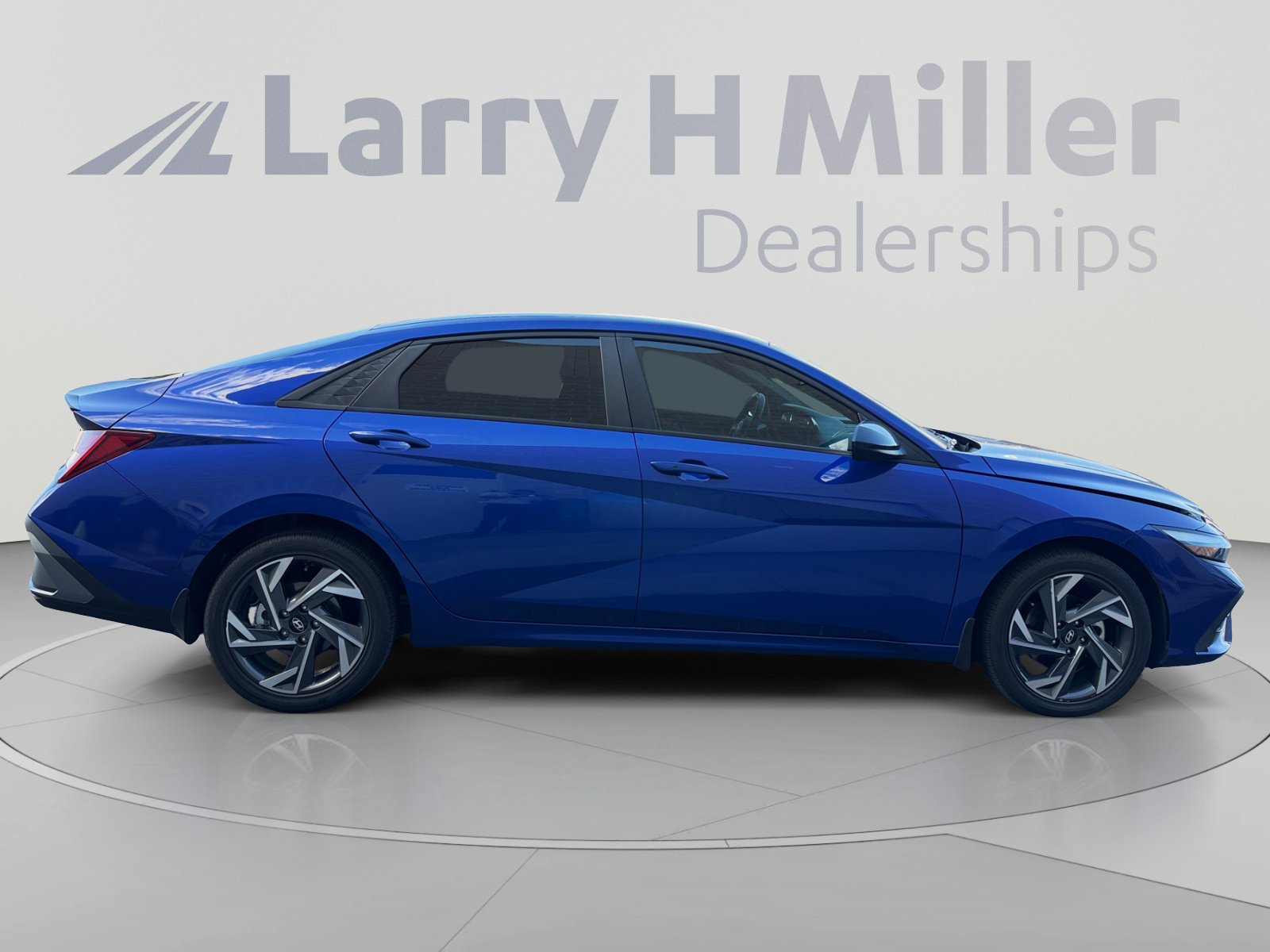 Certified 2025 Hyundai Elantra SEL FWD image 6