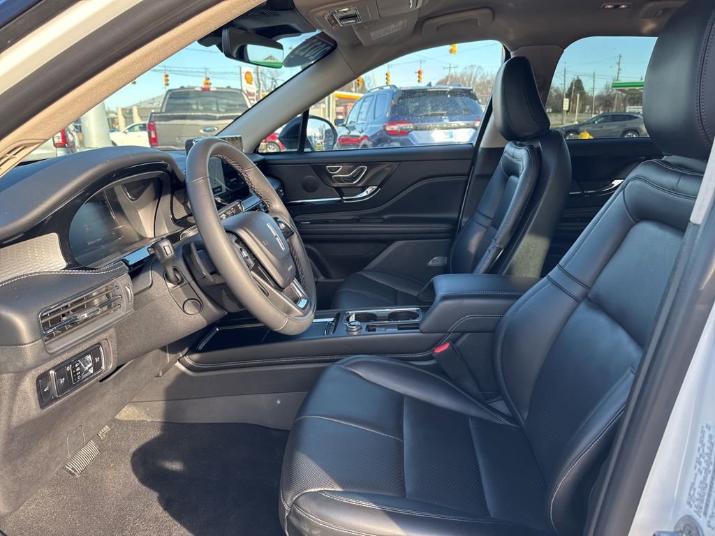 Certified 2023 Lincoln Corsair AWD w/ Equipment Group 101A image 9