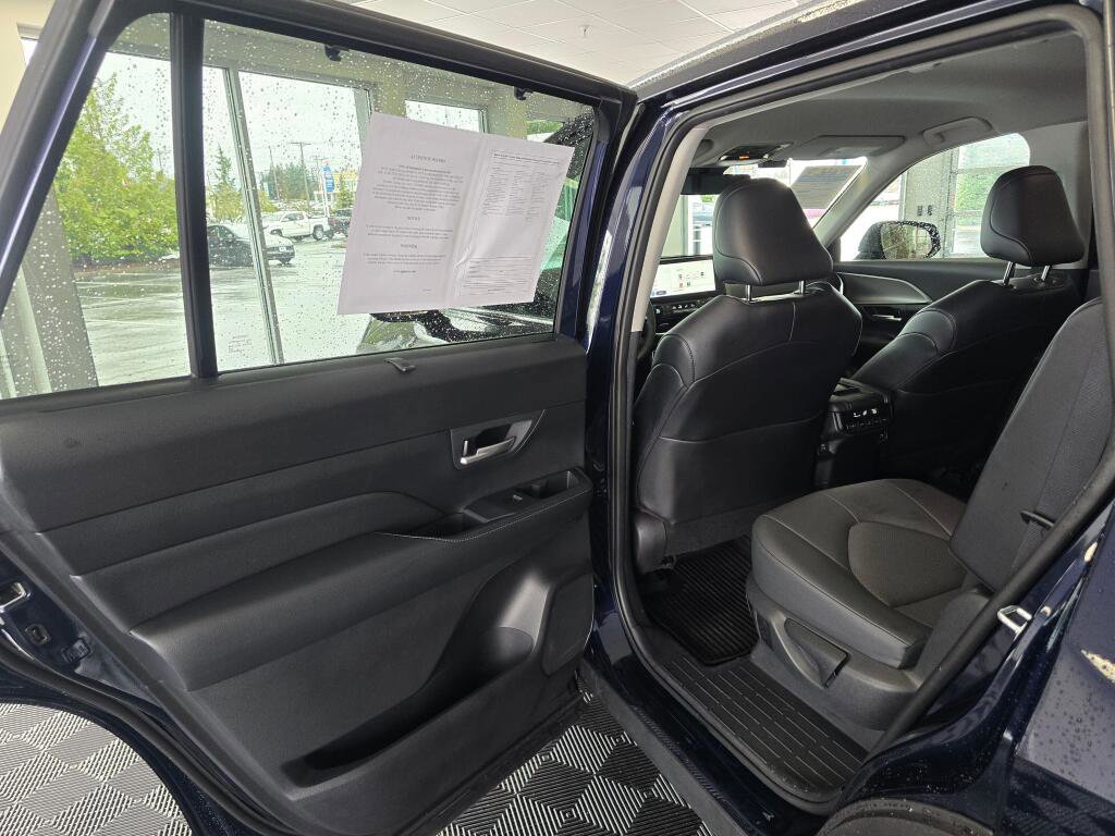 Certified 2024 Toyota Grand Highlander XLE image 38