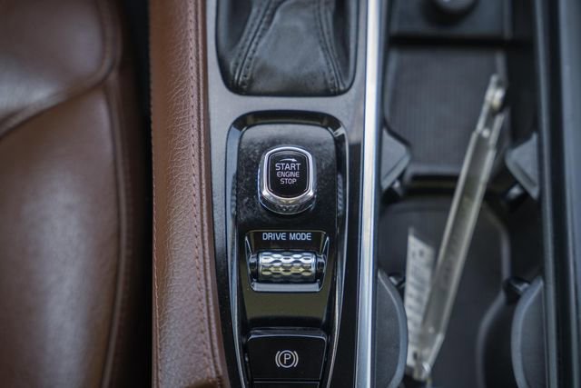 Used 2020 Volvo XC90 T6 Momentum w/ Protection Package Premier AWD/4WD image 26