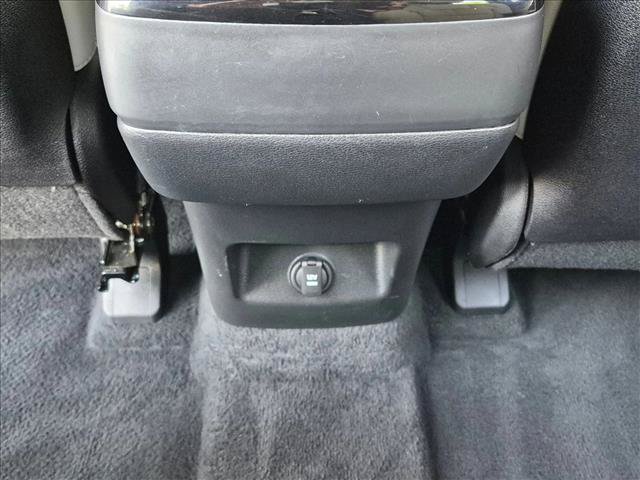 Used 2023 Kia Telluride EX w/ EX Captain's Chair Package FWD image 18