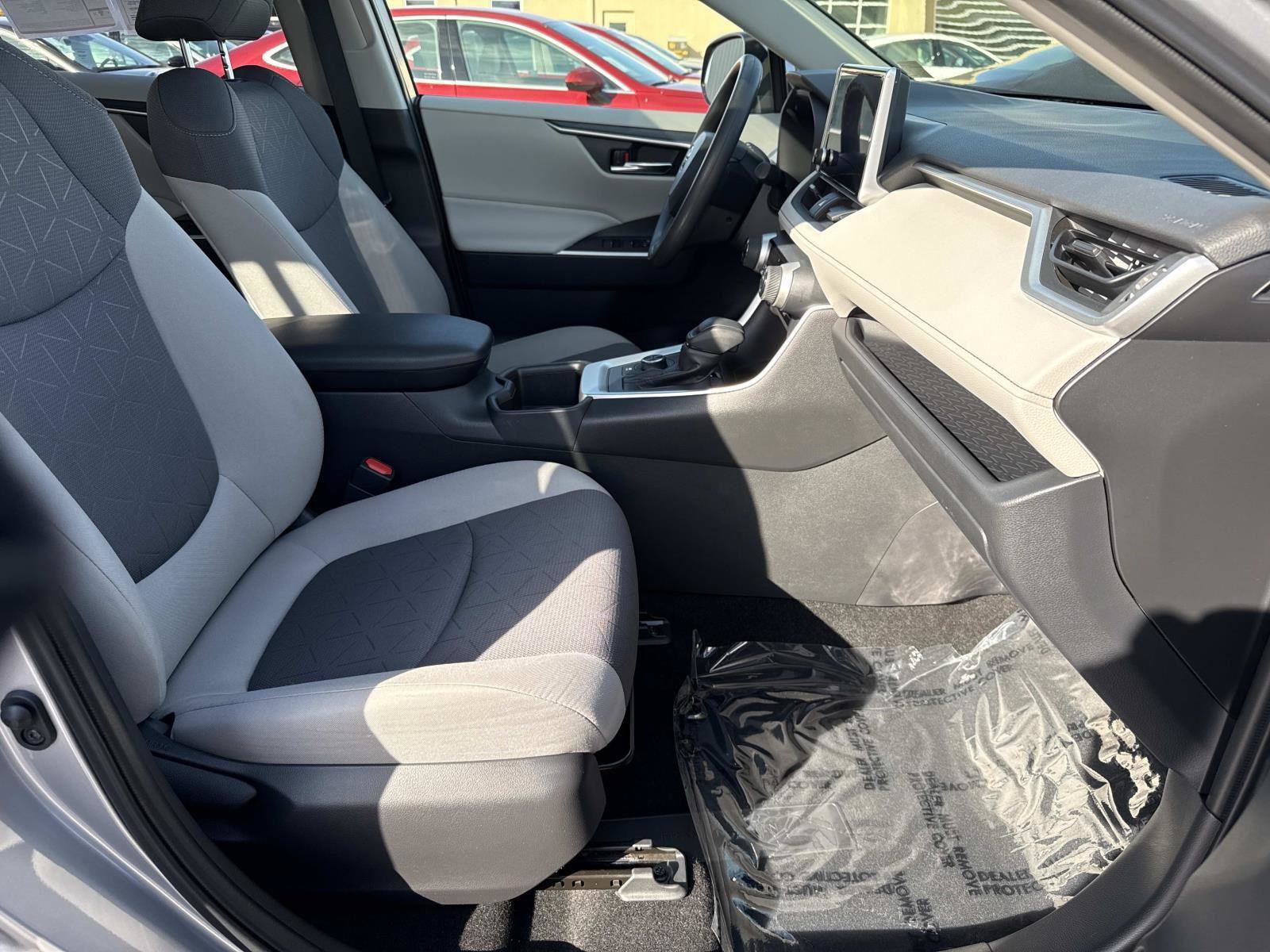 Used 2023 Toyota RAV4 XLE image 19