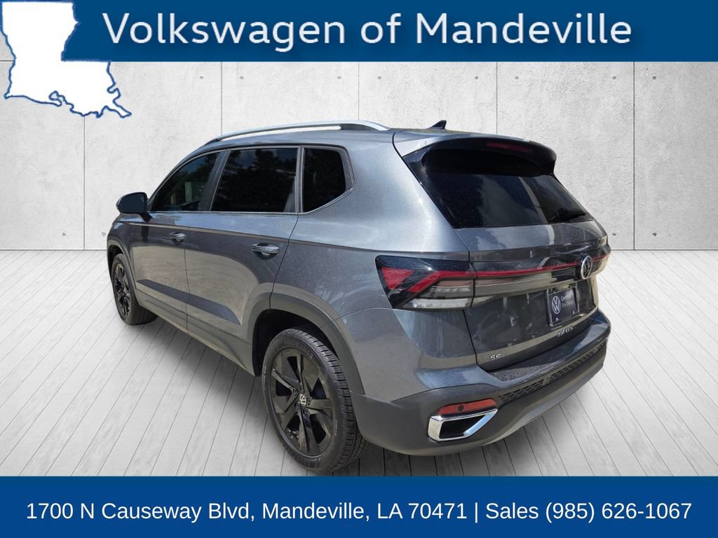 Certified 2025 Volkswagen Taos SE FWD image 3