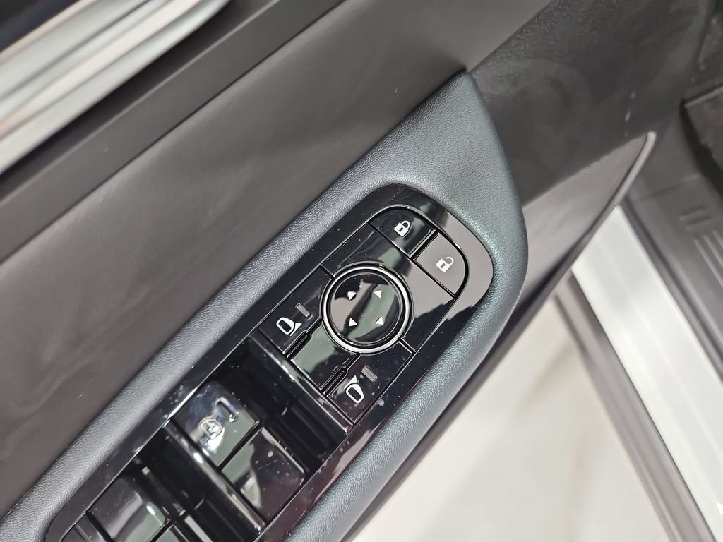 New 2026 Nissan Leaf Platinum+ w/ Cargo Package (Platinum+) FWD image 12