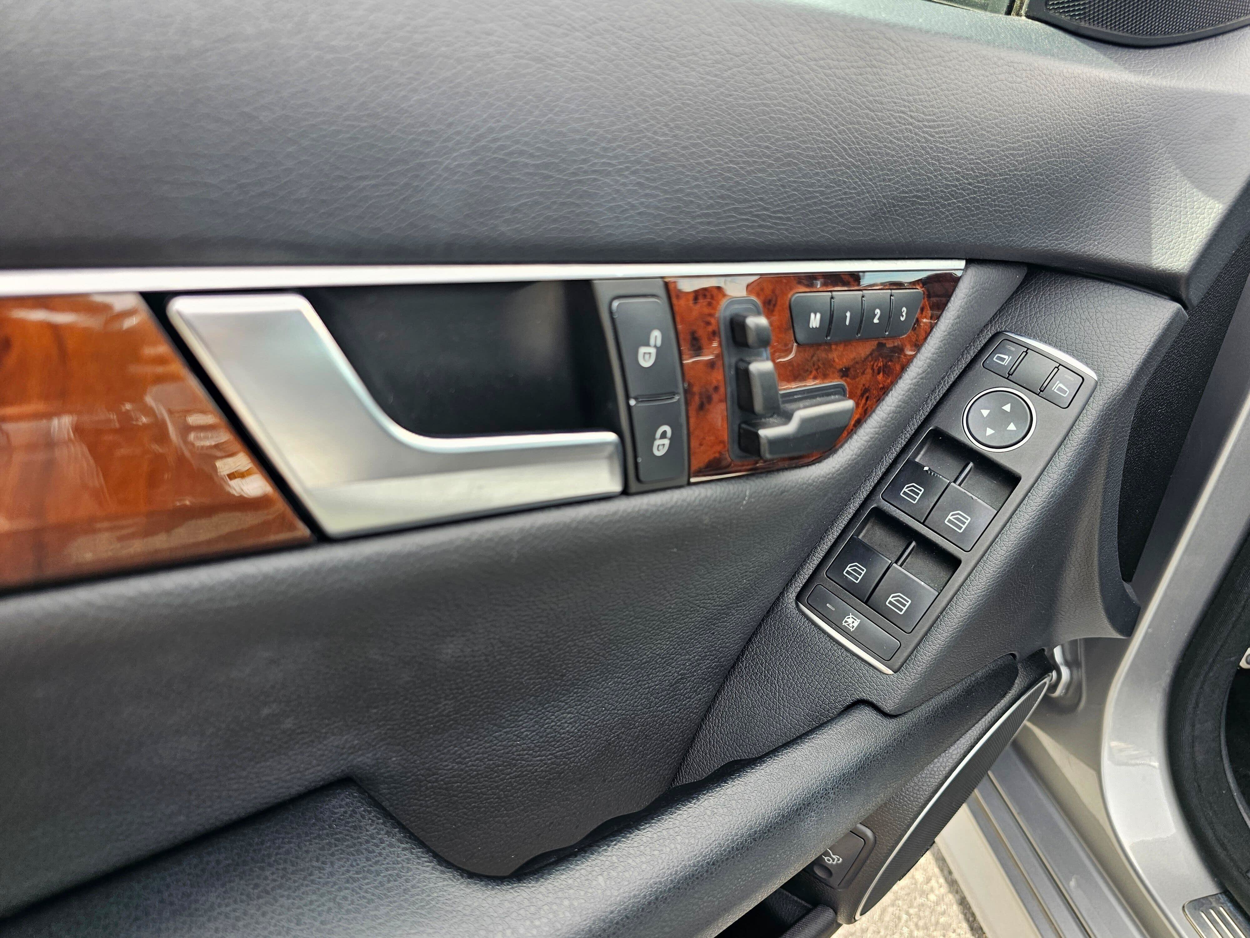 Used 2014 Mercedes-Benz C 300 4MATIC Sedan image 20