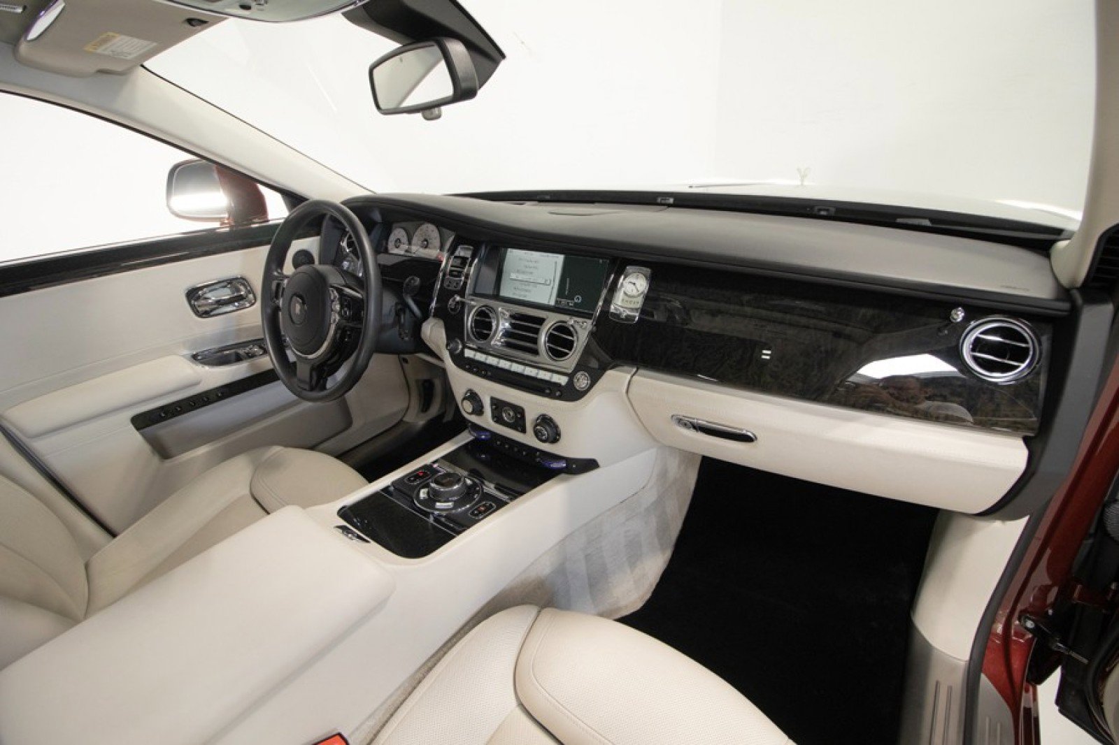 Used 2015 Rolls-Royce Ghost Extended Wheelbase image 67