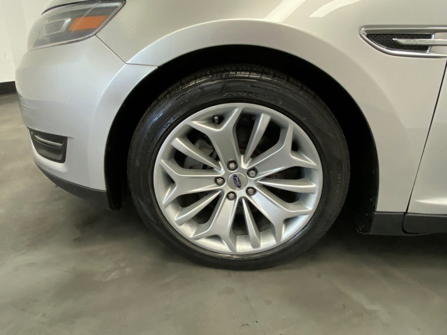 Used 2019 Ford Taurus Limited FWD image 19