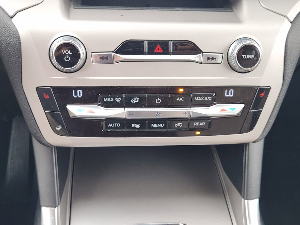 Used 2021 Ford Explorer XLT w/ Equipment Group 202A image 18
