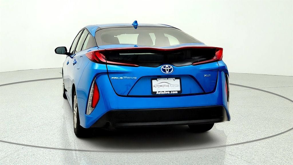 Used 2021 Toyota Prius Prime XLE FWD image 6