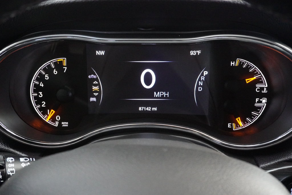 Used 2019 Jeep Grand Cherokee Altitude RWD image 11