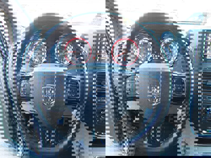 Used 2019 Dodge Grand Caravan SXT image 9