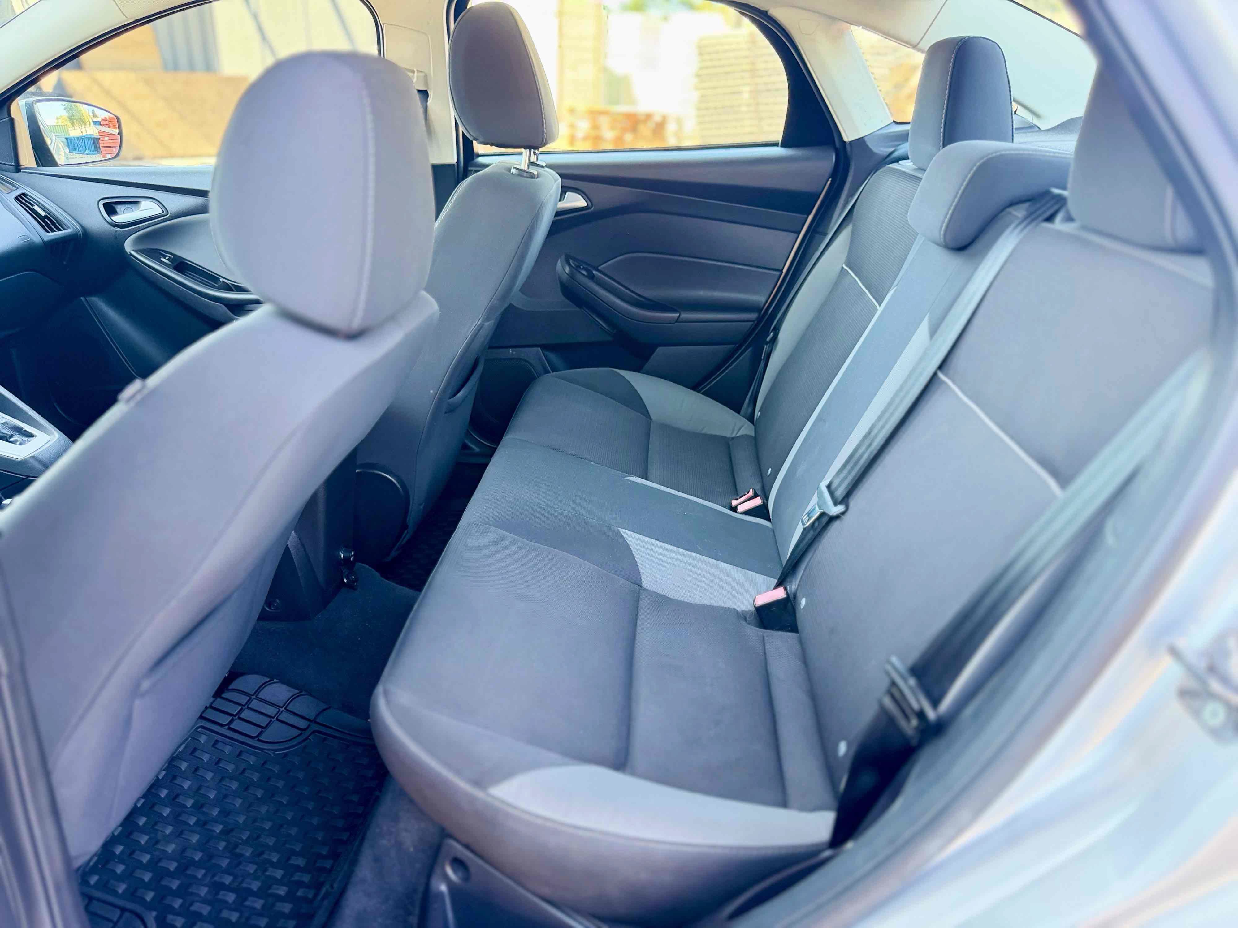 Used 2013 Ford Focus SE FWD image 17