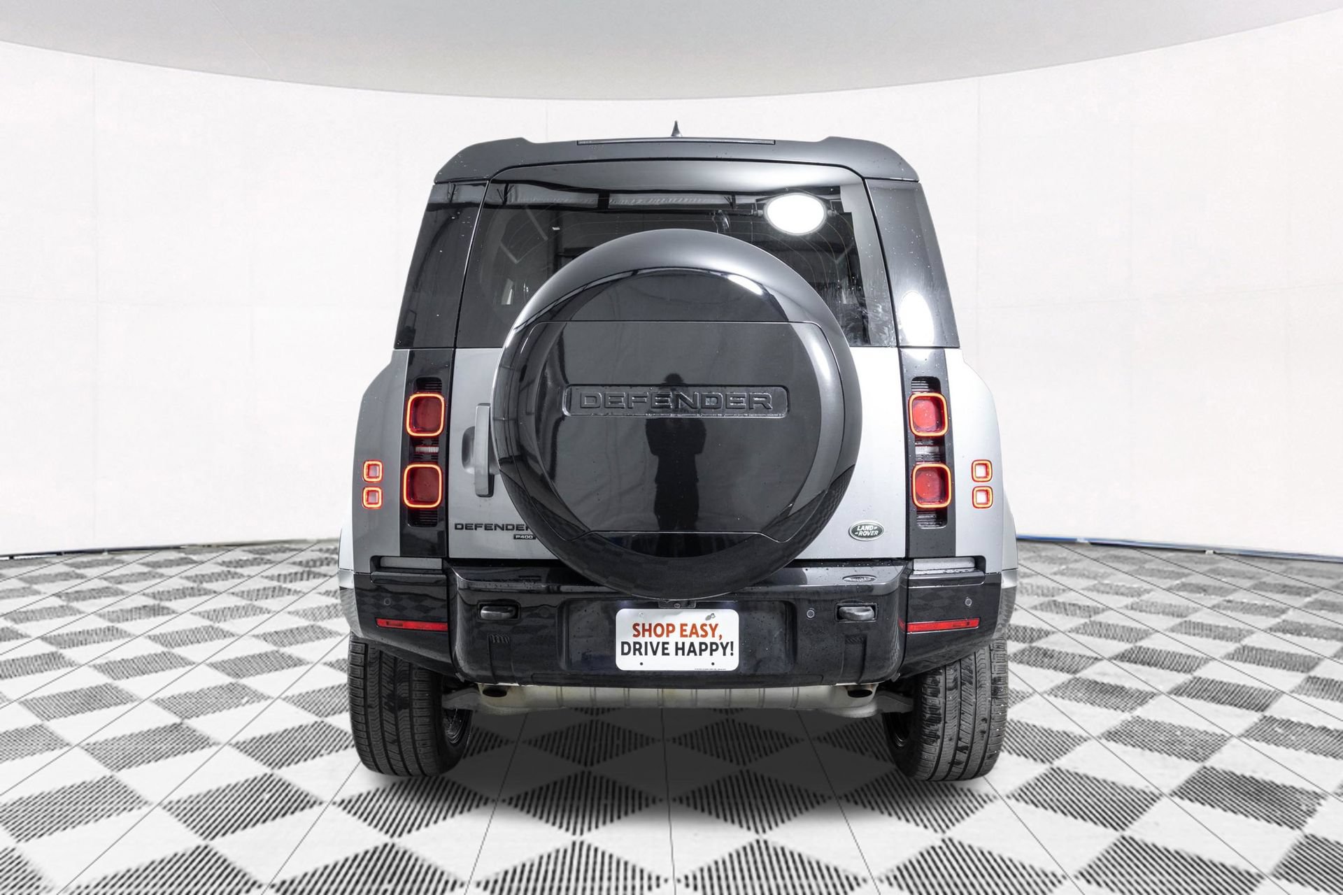 Used 2023 Land Rover Defender 90 X-Dynamic SE AWD/4WD image 17
