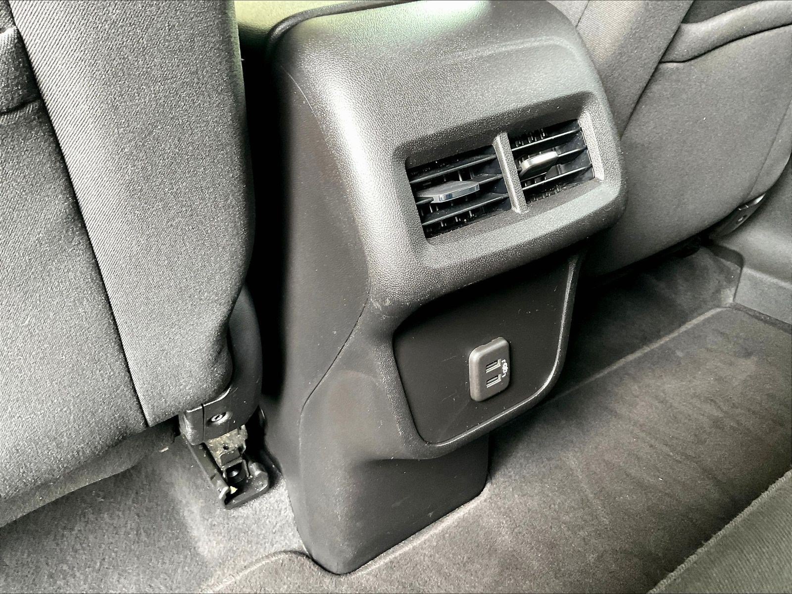 Used 2019 Chevrolet Equinox LT FWD image 10