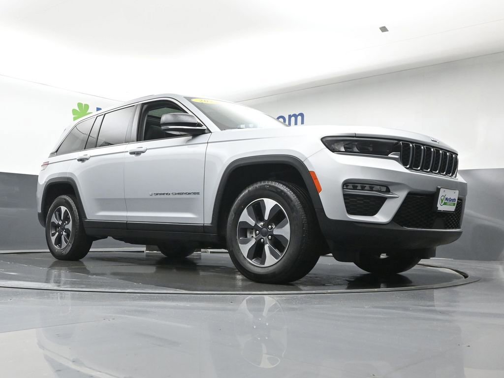 Used 2022 Jeep Grand Cherokee Limited 4xe image 26