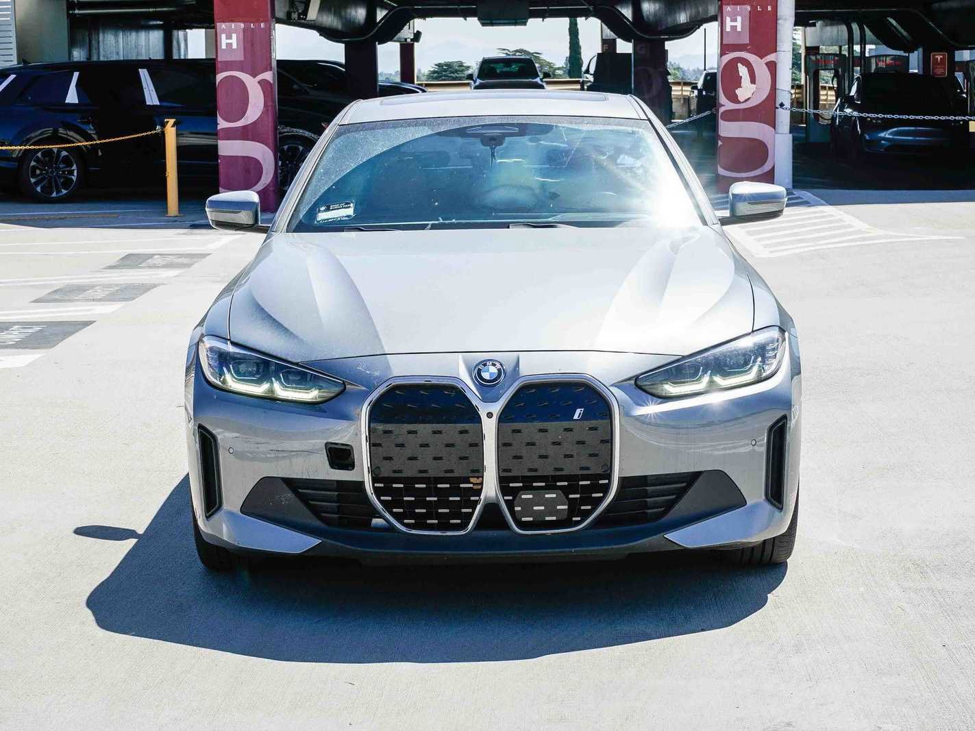 Used 2024 BMW i4 eDrive35 w/ Premium Package RWD image 6