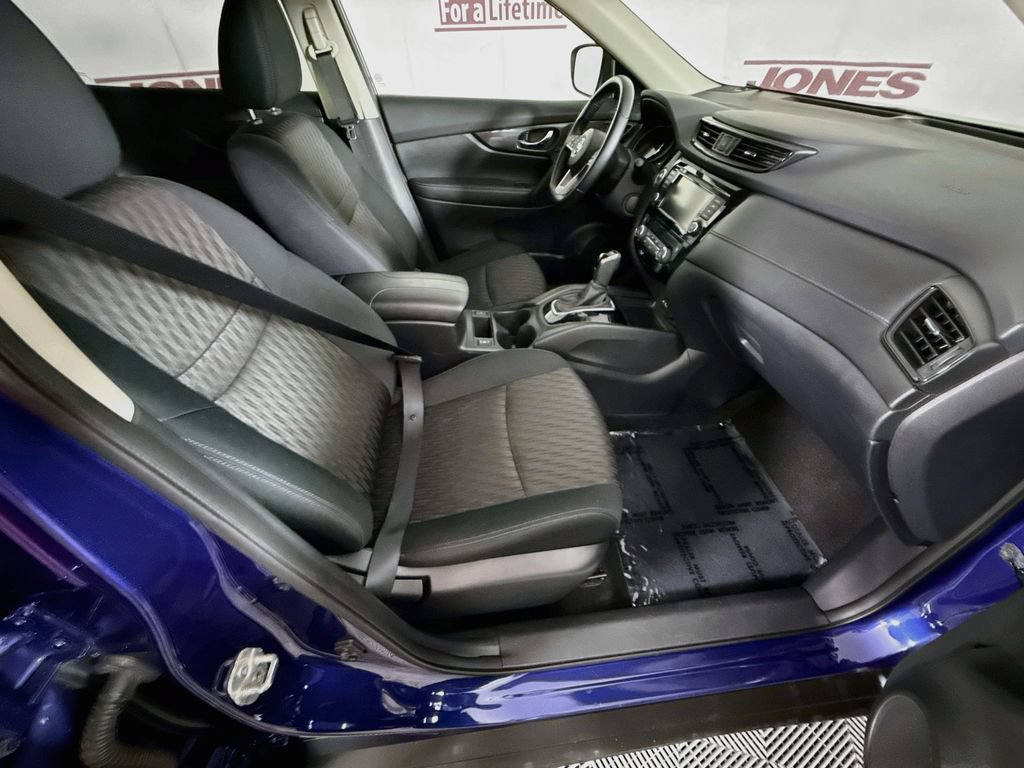 Used 2018 Nissan Rogue SV AWD/4WD image 30