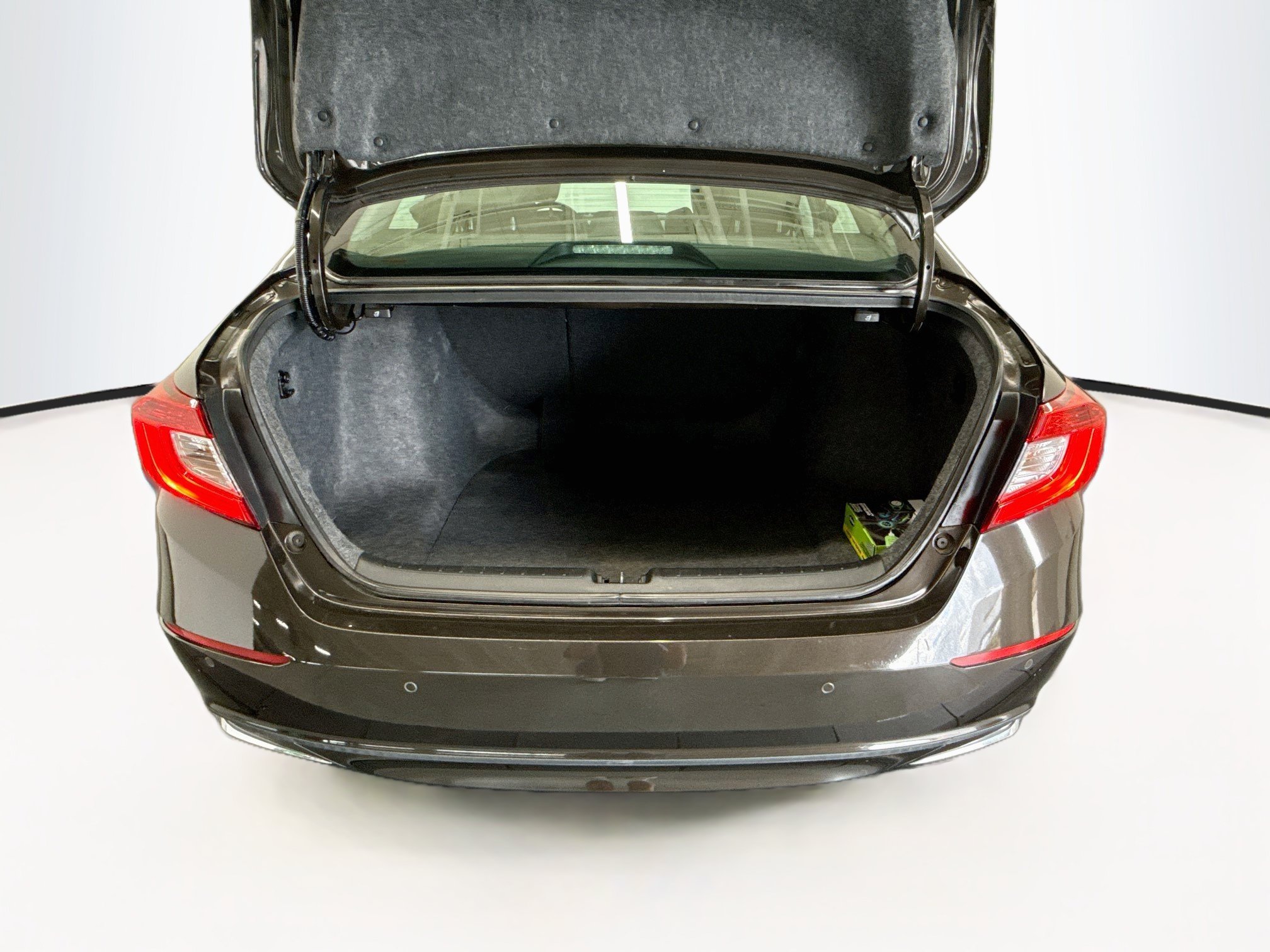 Used 2018 Honda Accord Touring image 30