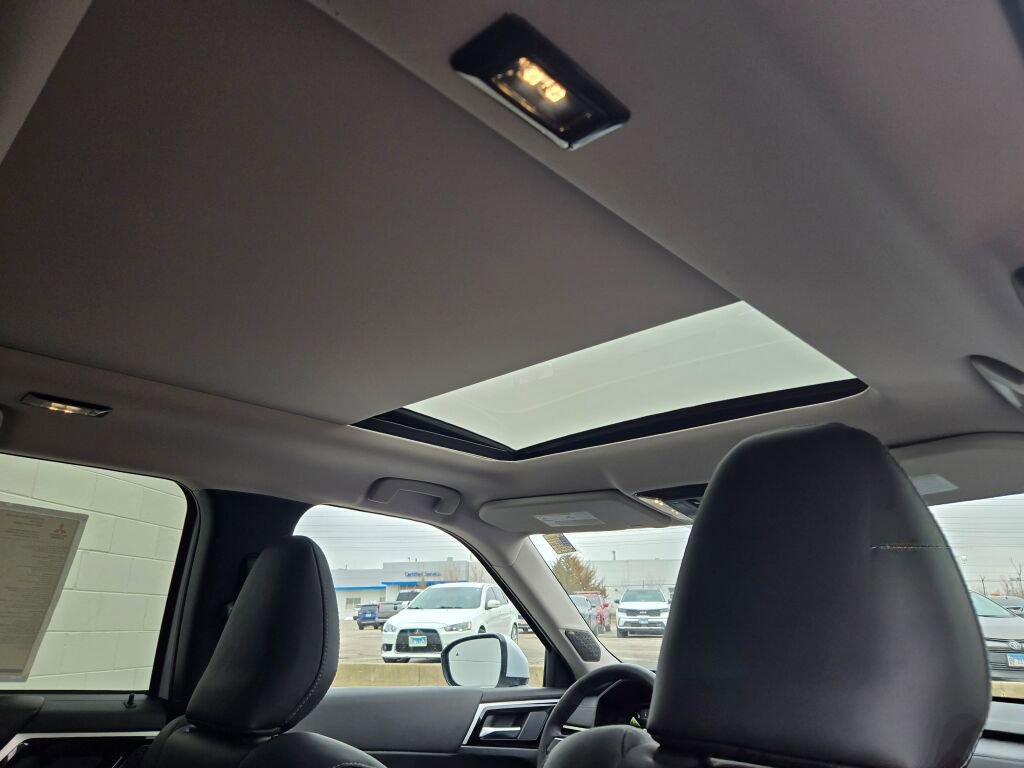 New 2026 Mitsubishi Outlander SE AWD/4WD image 8