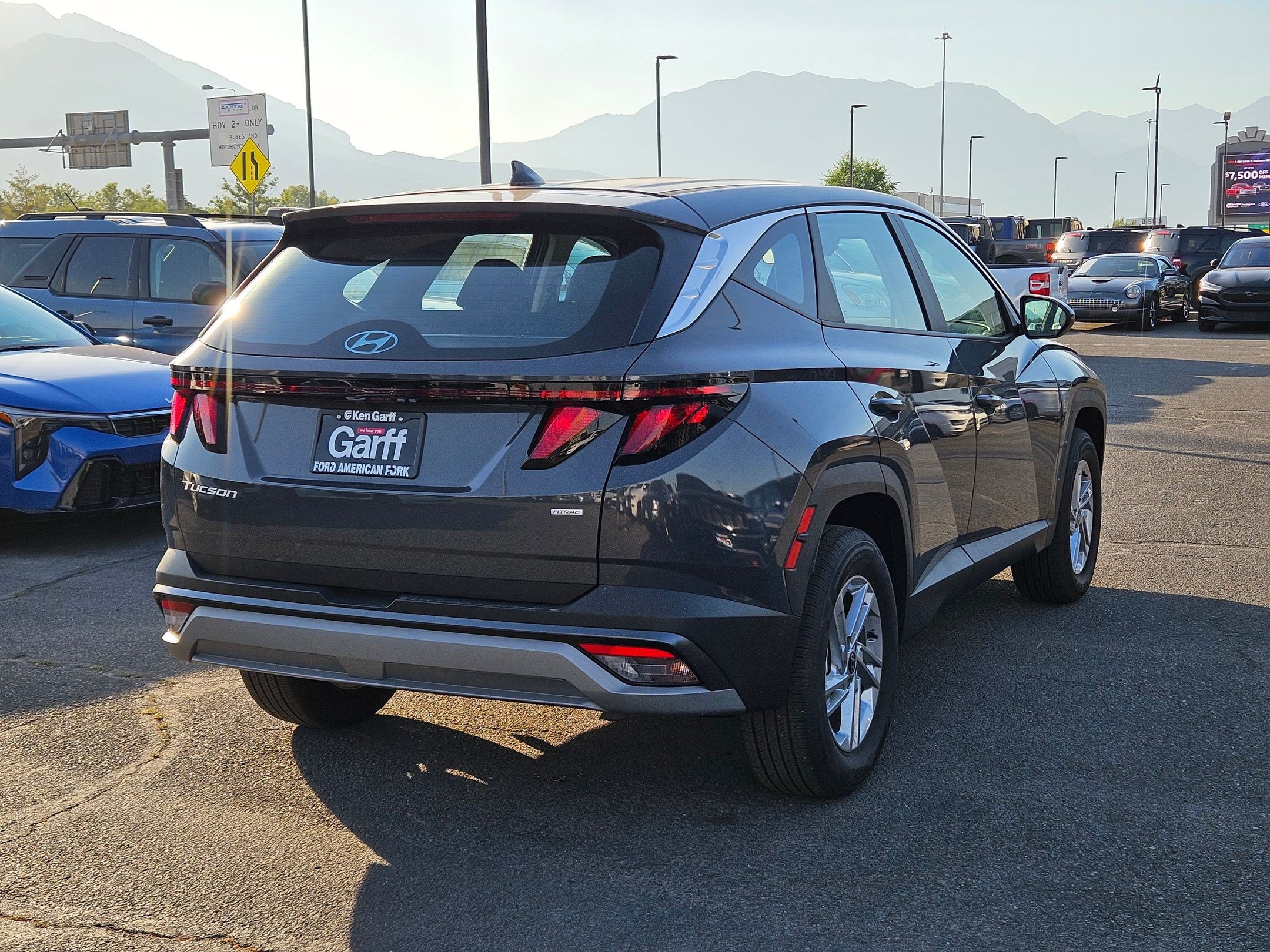 Used 2025 Hyundai Tucson SE AWD/4WD image 3