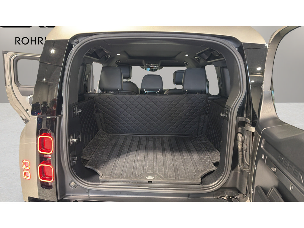 Used 2023 Land Rover Defender 110 X-Dynamic SE AWD/4WD image 18
