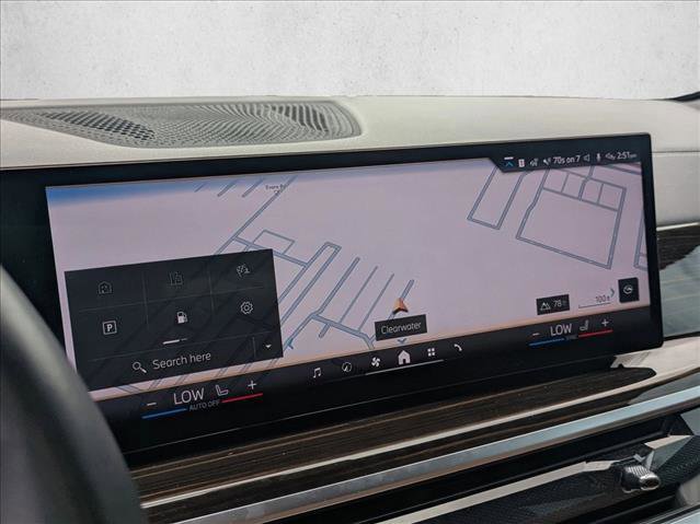 Used 2025 BMW X5 xDrive50e image 10