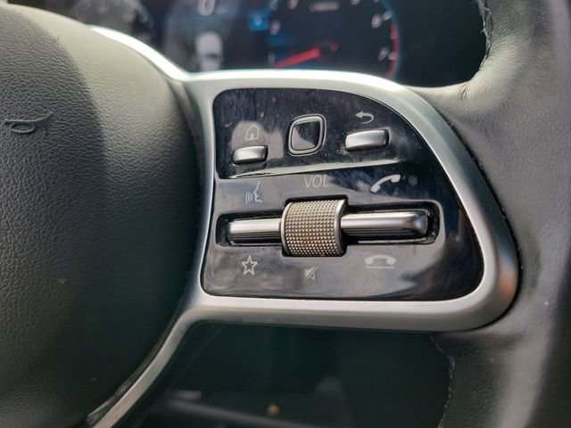 Used 2022 Mercedes-Benz GLB 250 4MATIC image 11