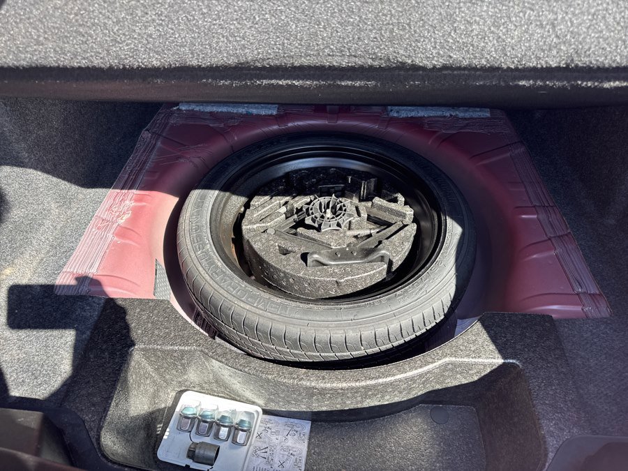 Used 2015 Chevrolet Impala LTZ FWD image 42