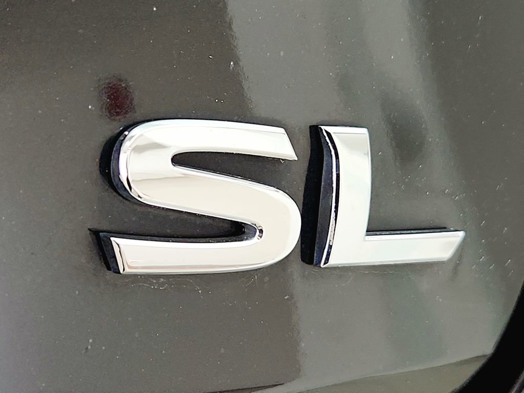 Used 2018 Nissan Rogue SL image 32