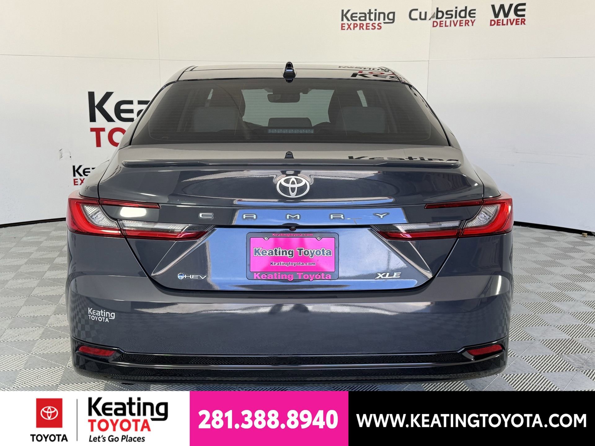 Used 2025 Toyota Camry XLE FWD image 7