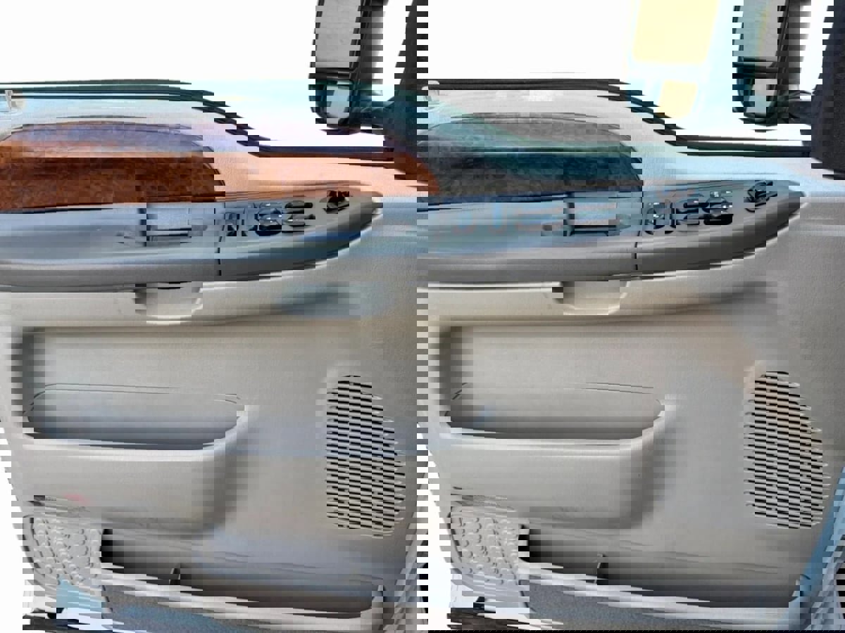 Used 2002 Ford Excursion Limited image 18