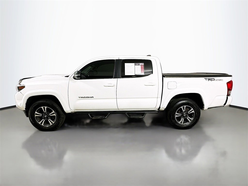 Used 2017 Toyota Tacoma TRD Sport w/ Tow Package image 5