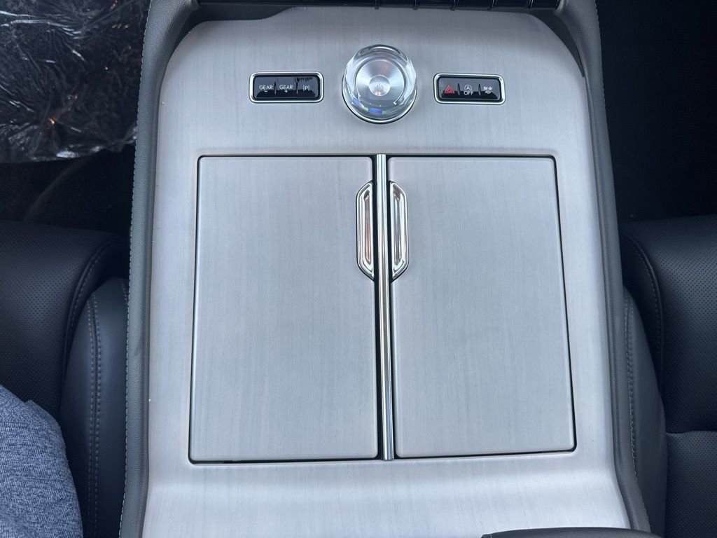 New 2025 Lincoln Navigator L Reserve w/ Jet Appearance Package image 32