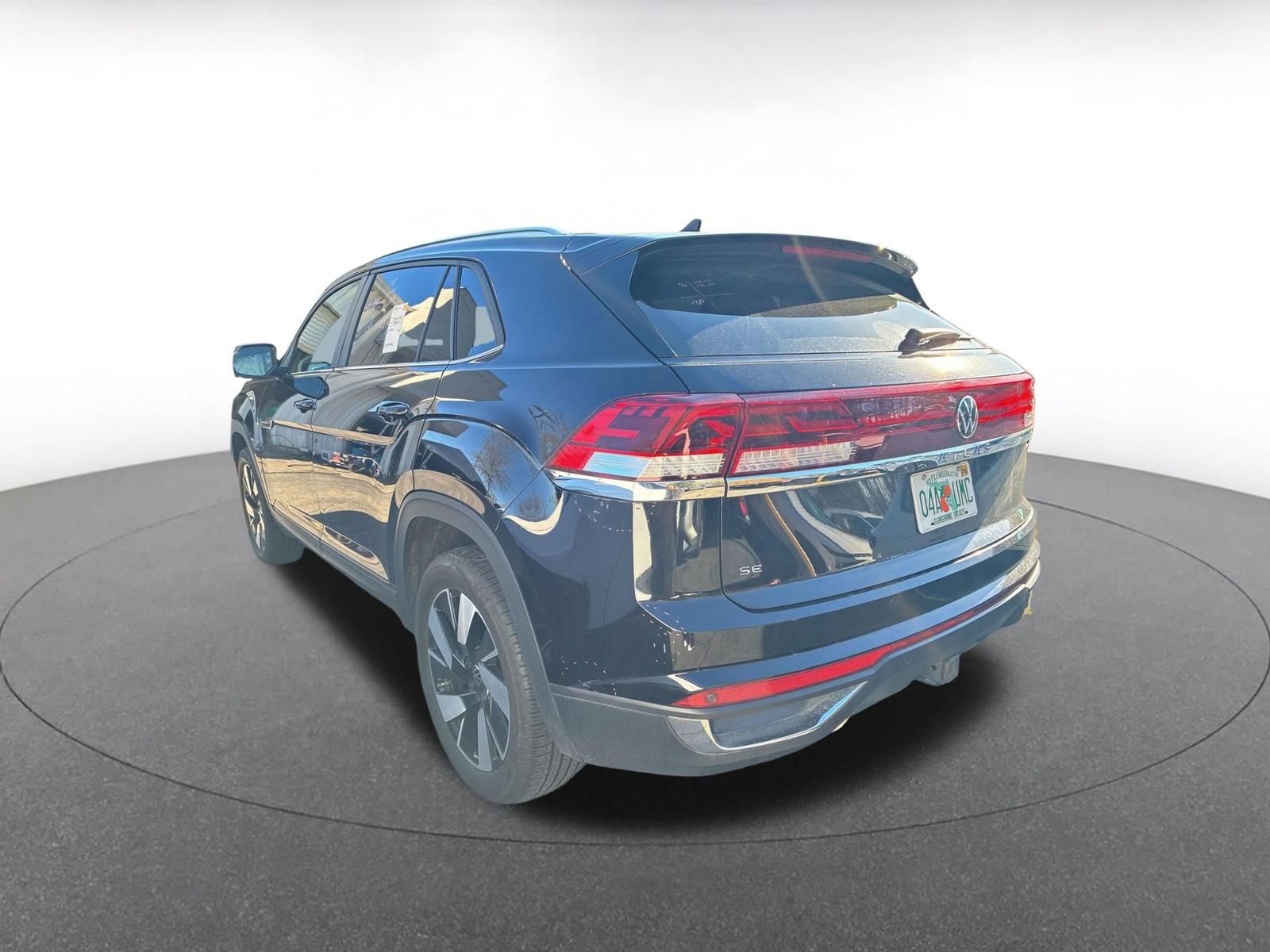 Used 2025 Volkswagen Atlas Cross Sport SE FWD image 5