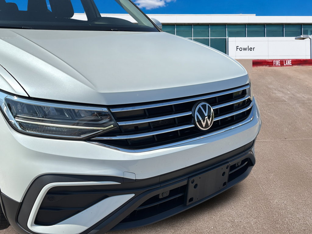 Certified 2023 Volkswagen Tiguan SE FWD image 29